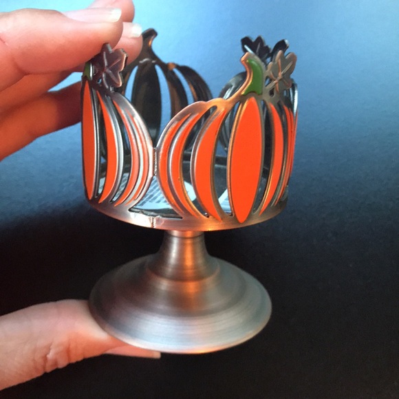 Bath and Body Works pumpkin tea light holder - Picture 4 of 4